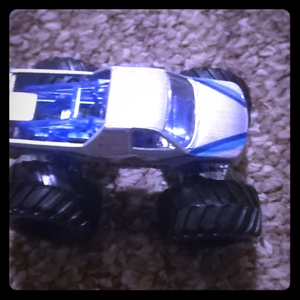 Toy car